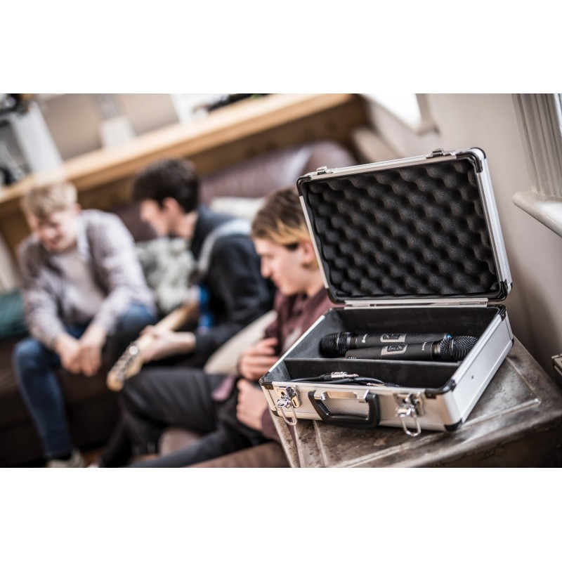 Microphone flight case.